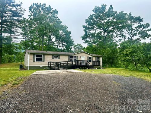 105 Satinwood Dr, Burnsville, NC, 28714-5574 | Card Image