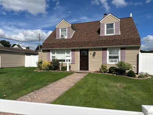 2 Rope Ln, Levittown, NY, 11756-4920 | Card Image
