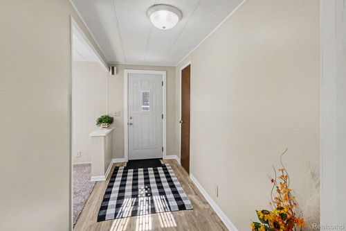 786 Red Oaks Dr, Howell, MI, 48843-9122 | Card Image