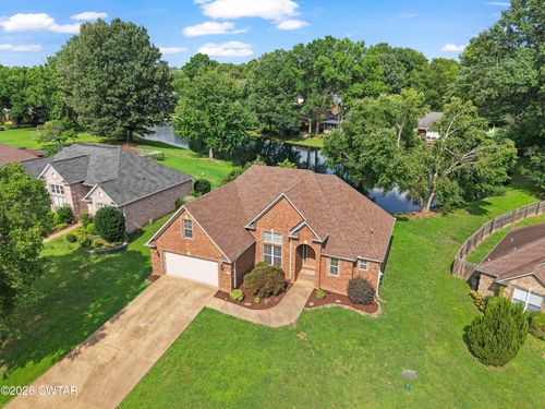 52 Edgewater Cv, Jackson, TN, 38305-8936 | Card Image