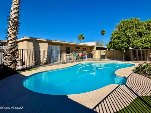 1942 E Wedwick St, Tucson, AZ, 85706-3439 | Card Image