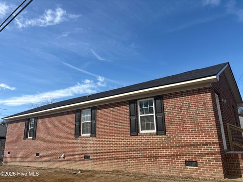 917 Devereaux St, Goldsboro, NC, 27530-6403 | Card Image