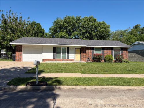 304 Heron Cir, Pryor, OK, 74361-3007 | Card Image