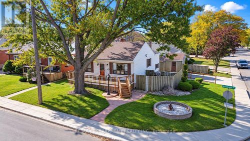 28 Shadyside Avenue, Hamilton (Burkholme), ON, L8V3E3 | Card Image