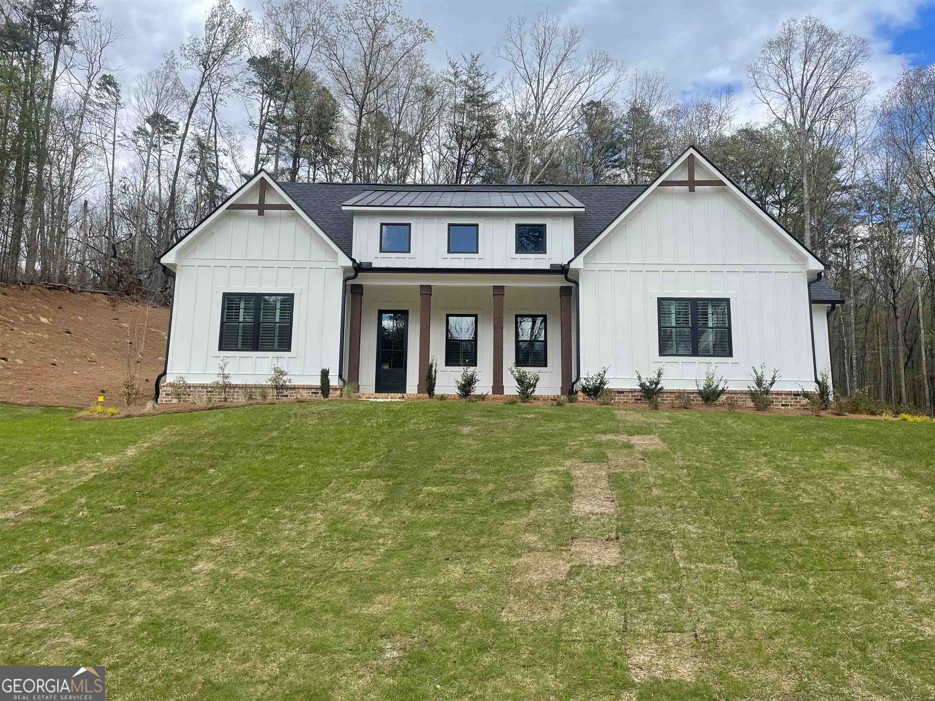 Cardiff Ct, Ball Ground, GA 30107