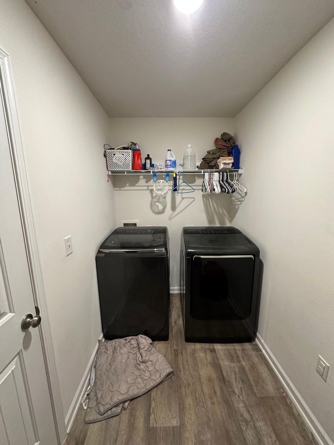 Laundry Room | Image 12
