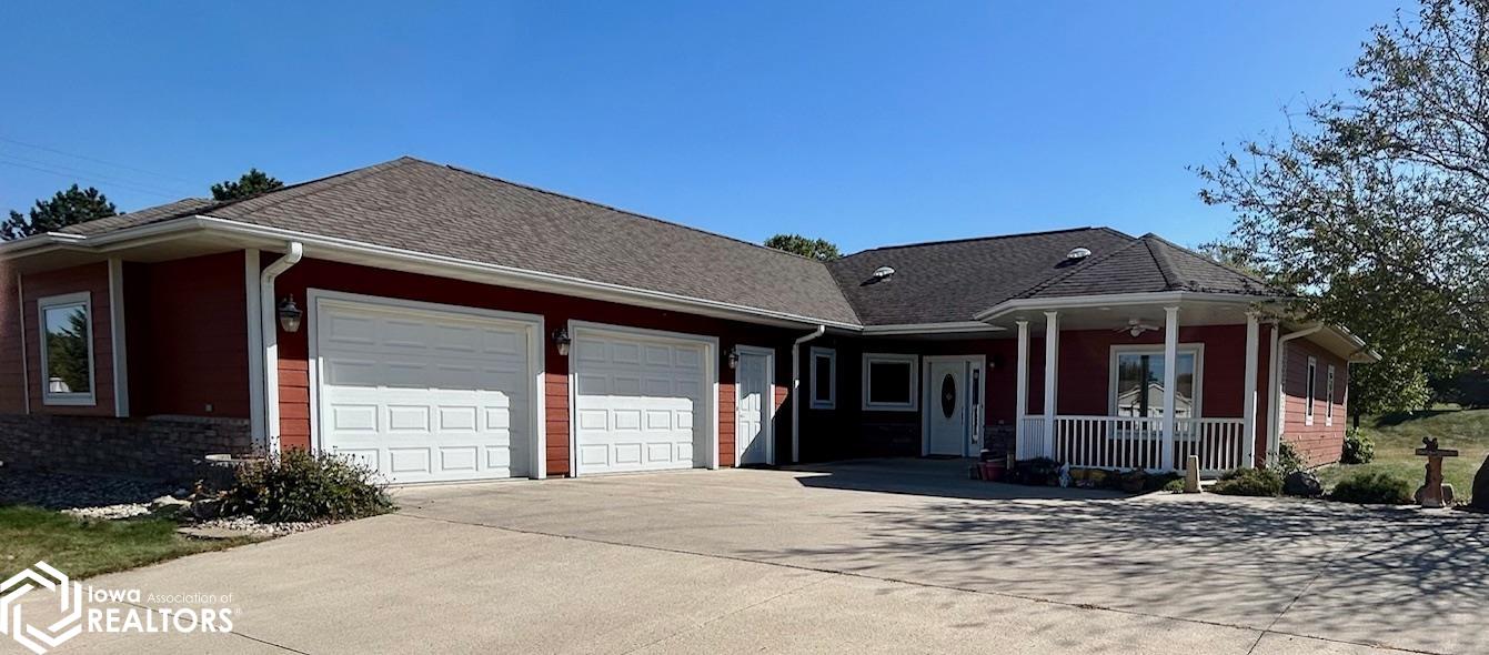 3rd St, Hampton, IA 50441