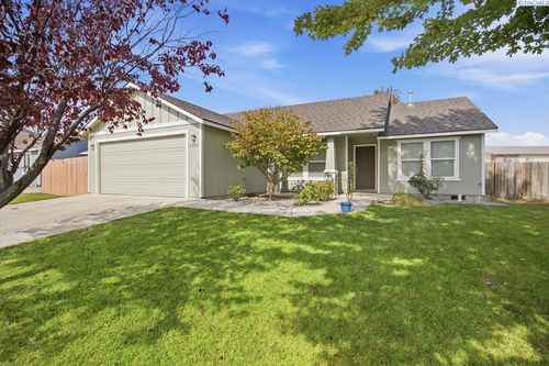 5202 Spirea Dr, West Richland, WA, 99353-7835 | Card Image