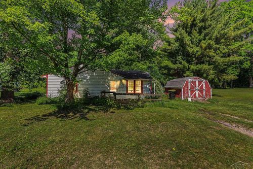 15 Welch Dr, Midland, MI, 48640-8319 | Card Image