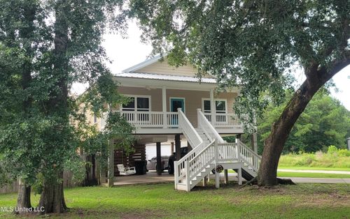 2386 Coelho Way, Diamondhead, MS, 39525-3132 | Card Image