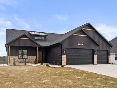 3104 Sandy Ridge Dr, Two Rivers, WI, 54241-5604 | Card Image
