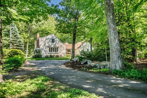 440 Huckleberry Hill Rd, Avon, CT, 06001-3211 | Card Image