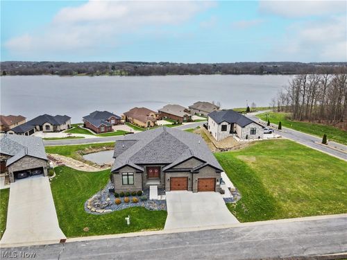 2645 Waters Edge Dr, Columbiana, OH, 44408-8469 | Card Image