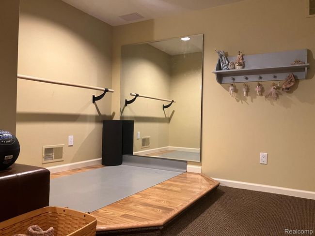 645 Lone Pine Rd, House other with 3 bedrooms, 5 bathrooms and null parking in Bloomfield Hills MI | Image 17