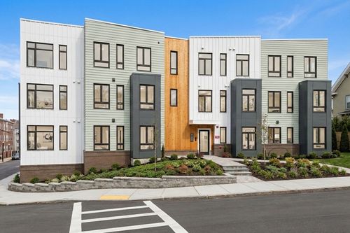 202-34 Oak Street, Boston, MA, 02136 | Card Image