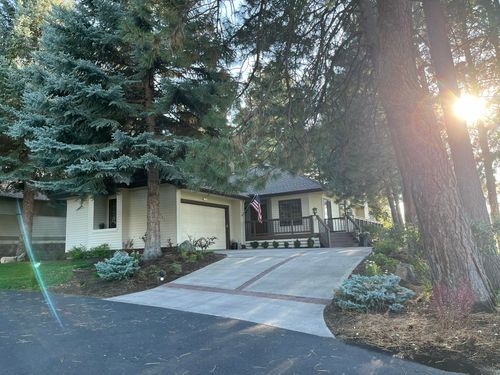 60785 Willow Creek Loop, Bend, OR, 97702 | Card Image