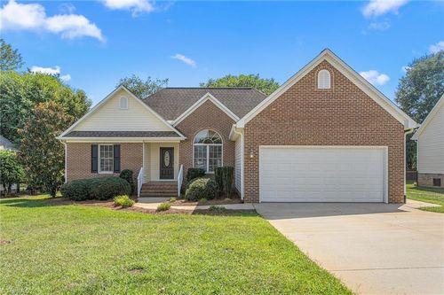 208 Tyndall Dr, Burlington, NC, 27215-8074 | Card Image