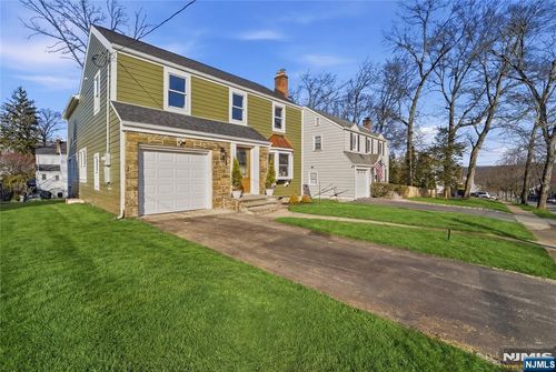 64 Morningside Rd, Verona, NJ, 07044-1423 | Card Image