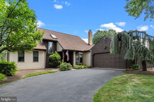 28 Averstone Ct, HOLLAND, PA, 18966-2610 | Card Image