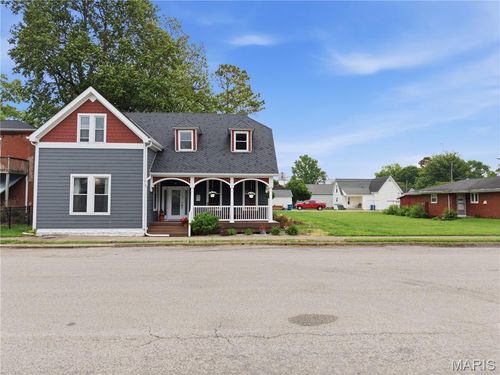 310 S Main St, Trenton, IL, 62293-1337 | Card Image