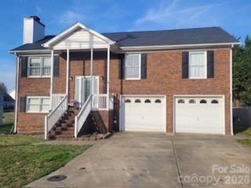 3904 Riverdale Rd, Greensboro, NC, 27406-7512 | Card Image