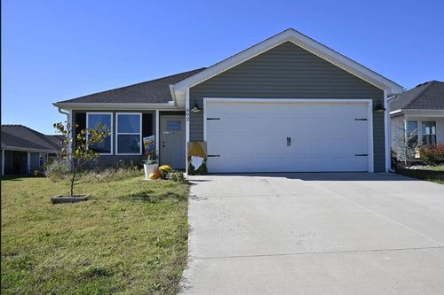 602 Cass Cir, Duenweg, MO, 64841-1094 | Card Image