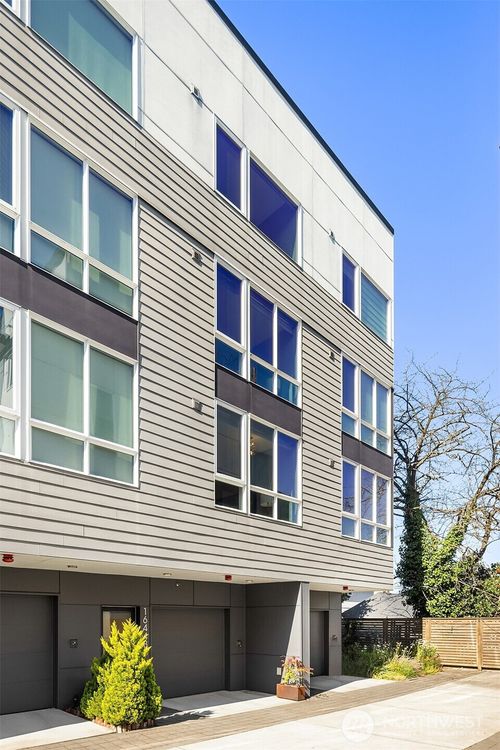1644 B 20th Ave, Seattle, WA, 98122 | Card Image