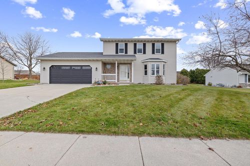 560 Oak Spring Drive, LOMIRA, WI, 53048 | Card Image