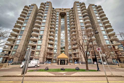 904 - 804 3 Avenue Sw, Home with 2 bedrooms, 2 bathrooms and 1 parking in Calgary AB | Card Image