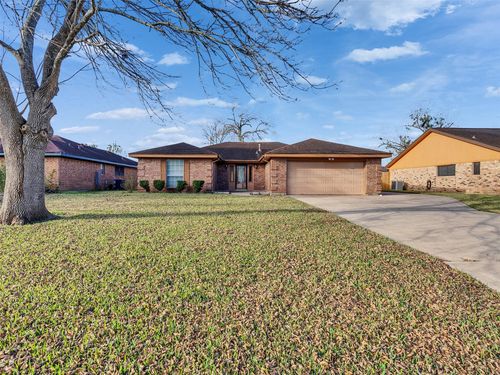 55 Sweetgum Ct, Lake Jackson, TX, 77566-5718 | Card Image