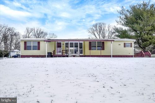 63 Shawna Ave, YORK, PA, 17402-9592 | Card Image