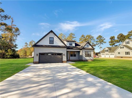 611 Small Dr, Elizabeth City, NC, 27909-7498 | Card Image