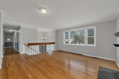 46 Brinton Dr, Nashua, NH, 03064-1275 | Card Image