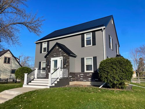 411 Vernon Ave, Morgan, MN, 56266-5001 | Card Image