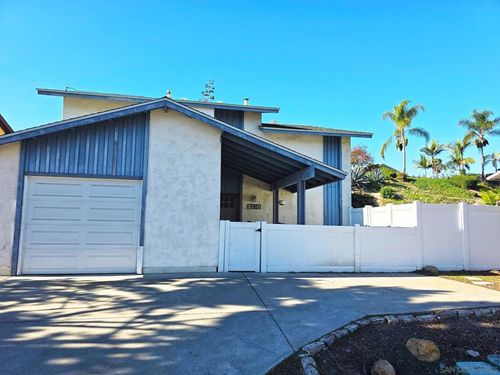 2230 Ledgeview Ln, Spring Valley, CA, 91977-7043 | Card Image