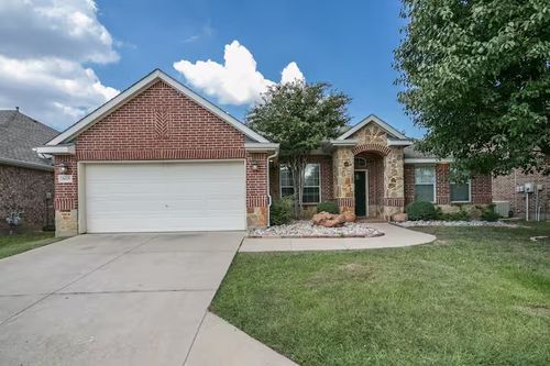 2615 Fox Creek Trl, Arlington, TX, 76017-7957 | Card Image