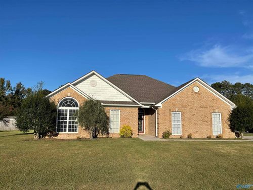 207 Deer Tracks Cir, Owens Cross Roads, AL, 35763-8518 | Card Image