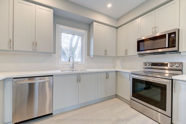 25 - 33 Jarvis St, House attached with 3 bedrooms, 3 bathrooms and 1 parking in Brantford ON | Image 12