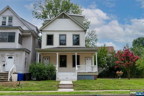 21 Dodd St, East Orange, NJ, 07017-3404 | Card Image