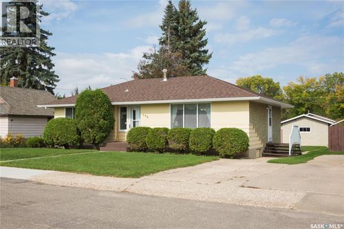 406 26th St E, Prince Albert, SK, S6V1V2 | Card Image