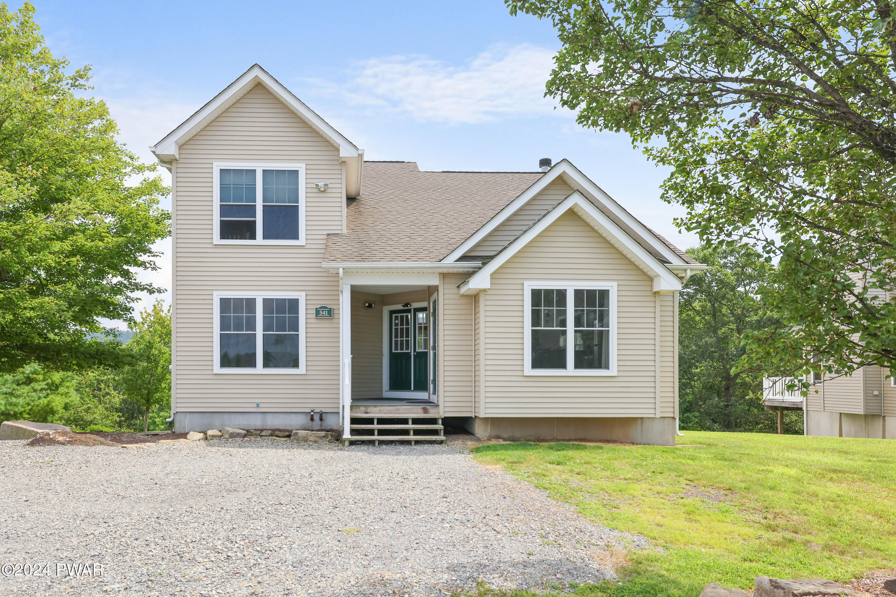 Upper Deer Valley Rd, Tannersville, PA 18372