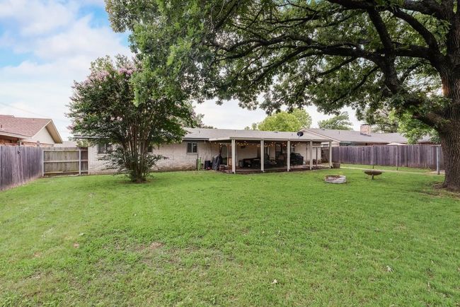 2003 Cypress St, House other with 3 bedrooms, 2 bathrooms and null parking in Gainesville TX | Image 33