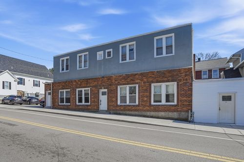 632 Fall River Ave, Seekonk, MA, 02771-5611 | Card Image