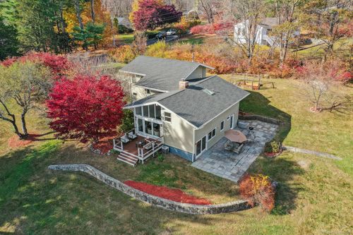 51 Old Farm Road, Weston, CT, 06883 | Card Image