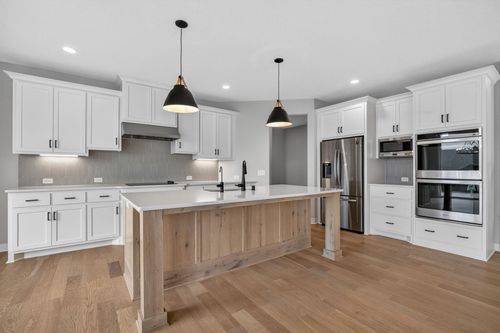 15540 110th Ave N, Osseo, MN, 55369-5733 | Card Image