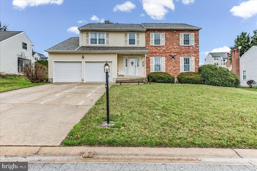 10 Old Stable Ln, NEWARK, DE, 19711-4381 | Card Image