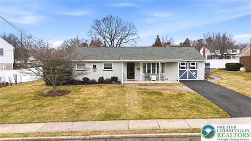 733 W Berger St, Emmaus, PA, 18049-2108 | Card Image