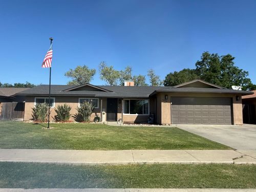 1074 Raymond Rd, Hanford, CA, 93230-1635 | Card Image