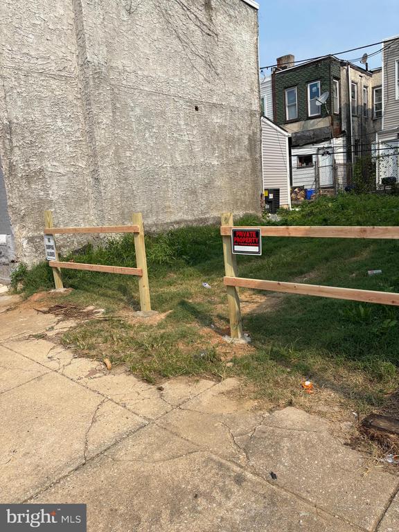 Land in PHILADELPHIA 2