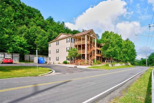 10-800 Meadowview Dr, Boone, NC, 28607-6253 | Card Image